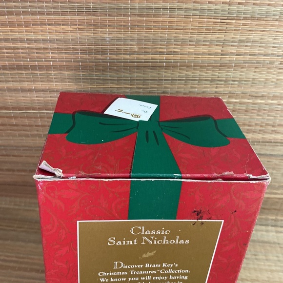 Christmas Treasures Classic Santa - Picture 12 of 13